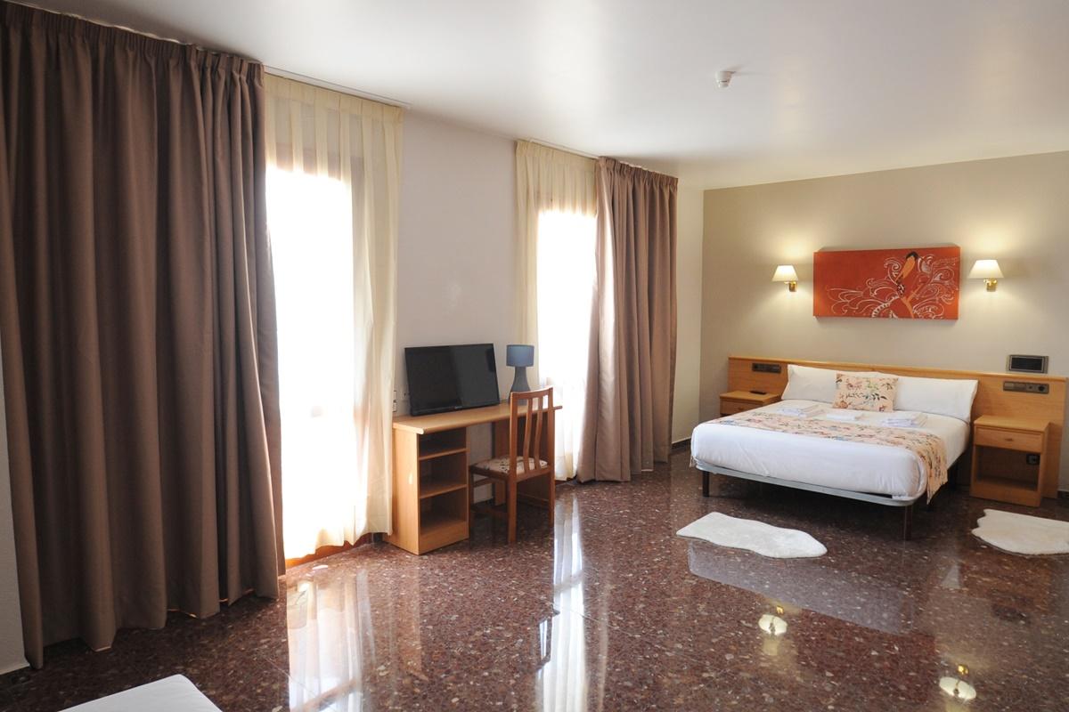 La Imperial Hotel Luceni Eksteriør billede