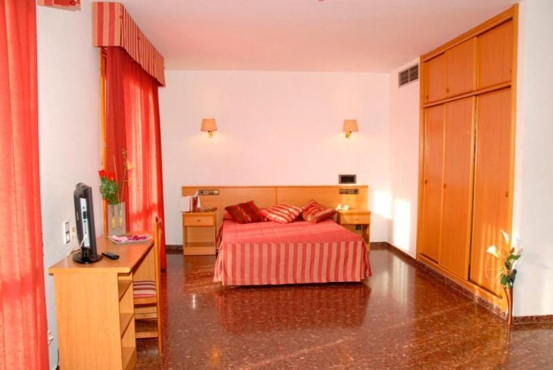 La Imperial Hotel Luceni Værelse billede